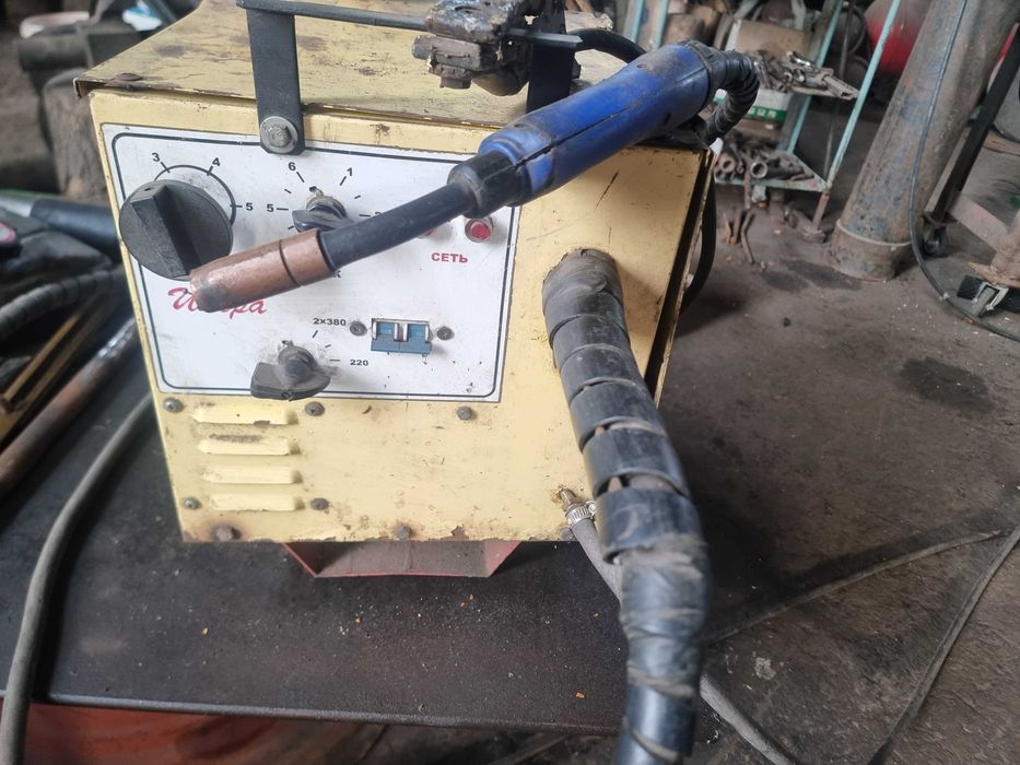 Зварвальний апарат ІСКРА ПОЛУАВТОМАТ  ( Апарати Якості СССР)