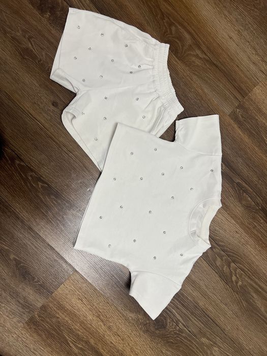 Літній костюмчик на дівчинку