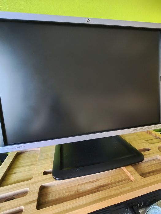 Monitor para PC HP Compaq LA2205wg impecável