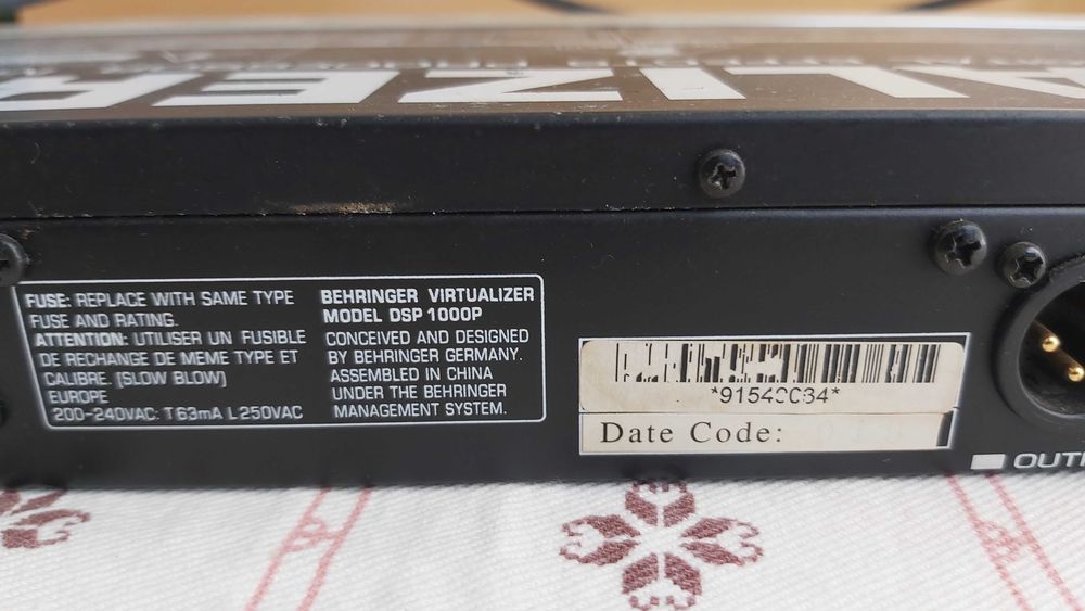 Behringer Virtualizer Pro DSP 1000P processador de efeitos digitais