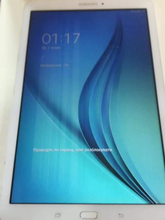 Планшет Samsung Galaxy Tab E  (SM-T560)