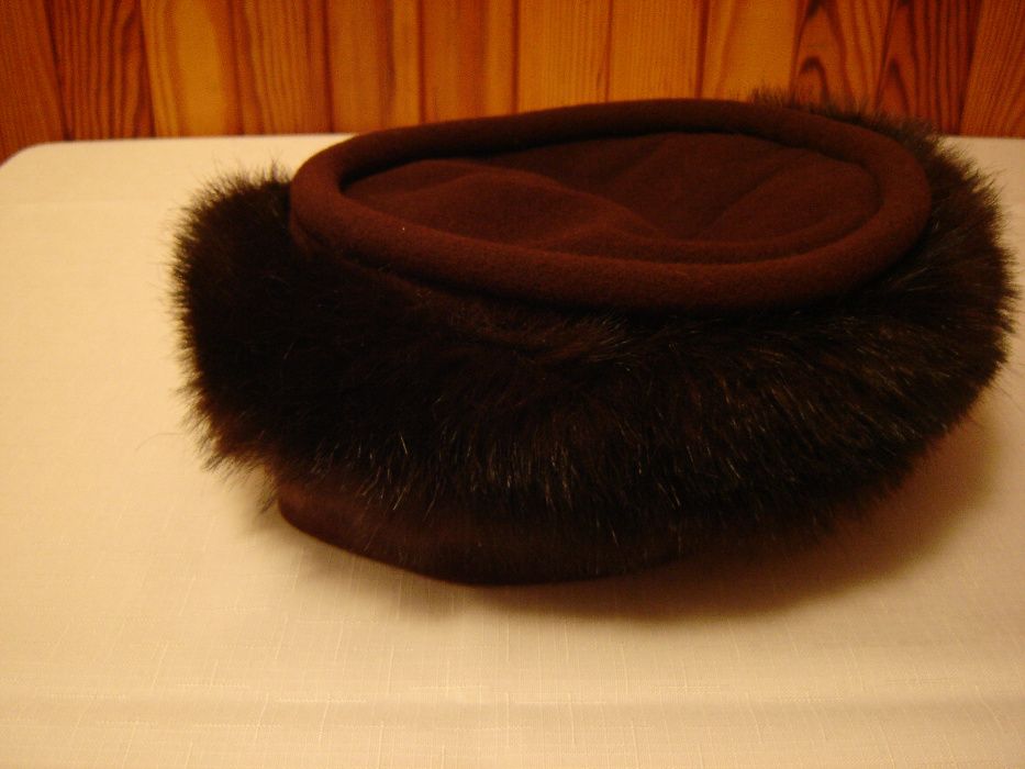 Toczek brązowy obw. 55/56 cm