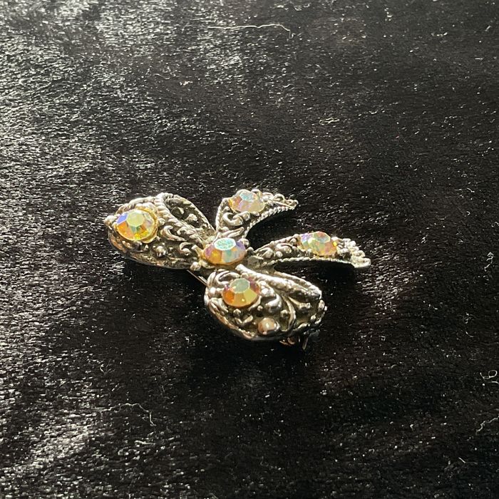 Broche peça vintage peça com 4 cm