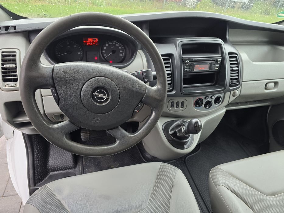 Vivaro/2.0diesel/6miejsc/doka/Transport