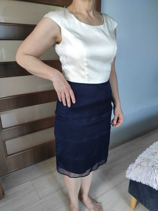 Granatowa ecru koktajlowa sukienka