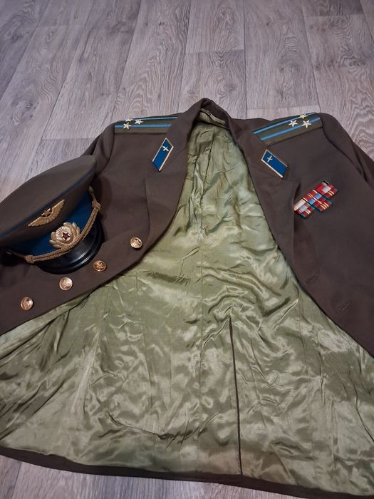 Кітель, фуражка ВВС офіцерська