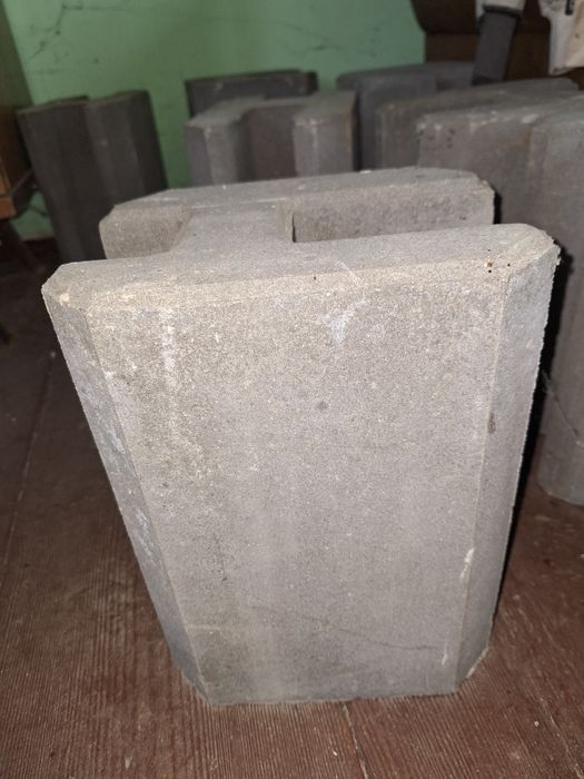 Łącznik betonowy podmurówki