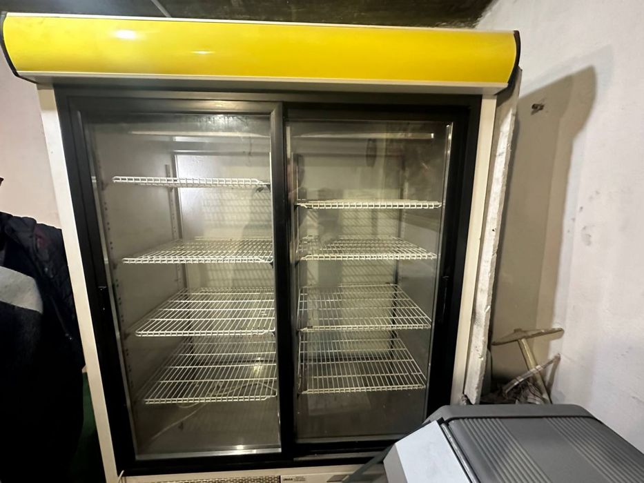 Холодильник  дверной