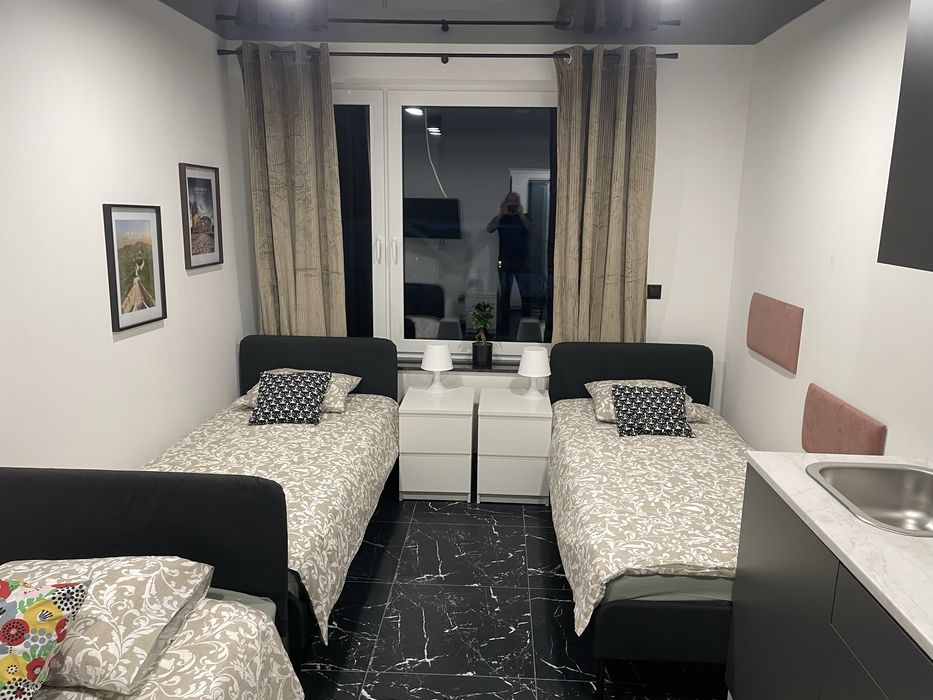 Pokoje z prywatną łazienką oraz kuchnią,  3 minuty od Umicore, Ionway