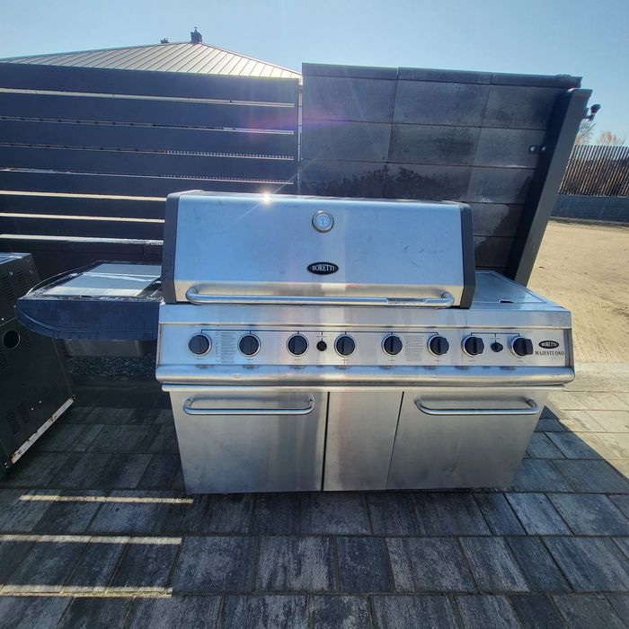 Boretti z rożnem bardzo duży grill gazowy