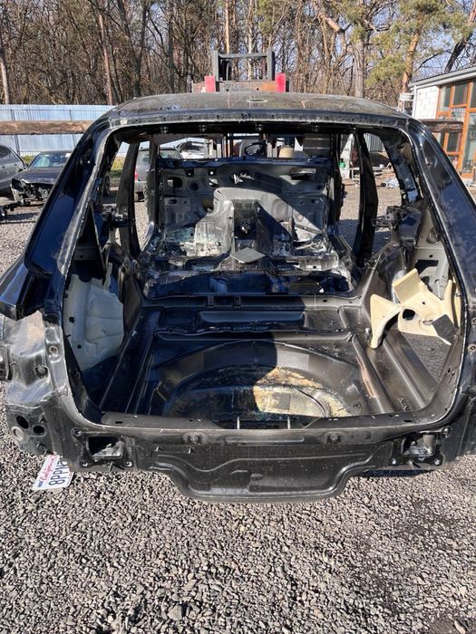 Четверть / поріг / лонжерон / полка крила / щока / Audi A4 B9 Allroad