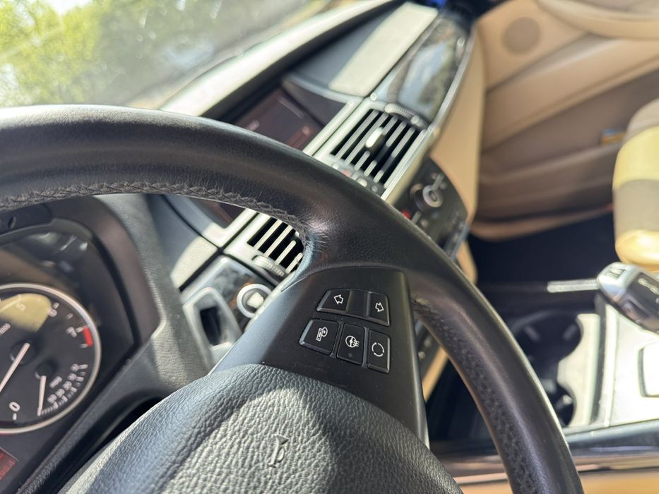 Автомобіль BMW X5 E70 xDrive 3.0 бензин 2010 рік