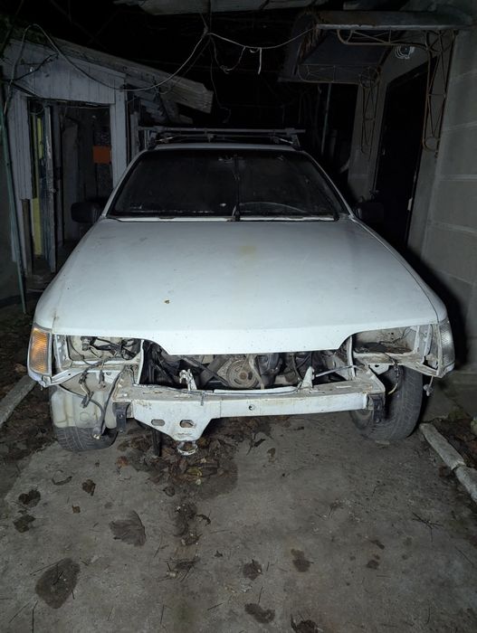 Ford Sierra + подарок. Дособирать нужно