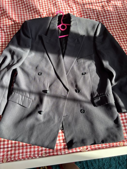 Granatowa marynarka dwurzedowa w paski w stylu vintage