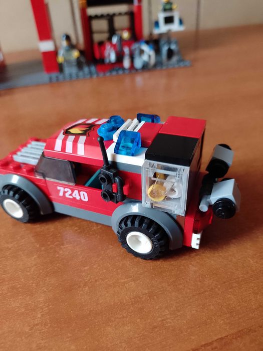 Klocki Lego City 7240-remiza strażacka