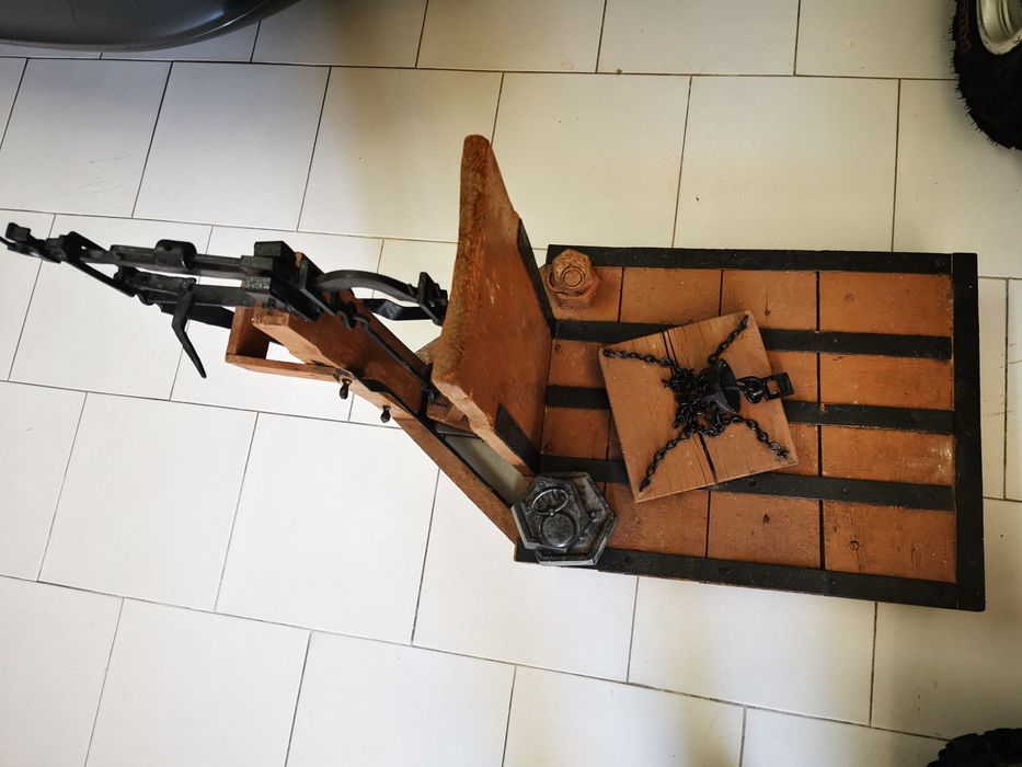 Balança antiga toda restaurada