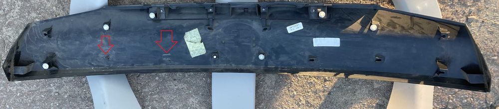 Nissan Leaf ZE1 908105SA0A Накладка кришки багажника