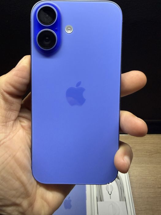 Iphone 16 + etui
