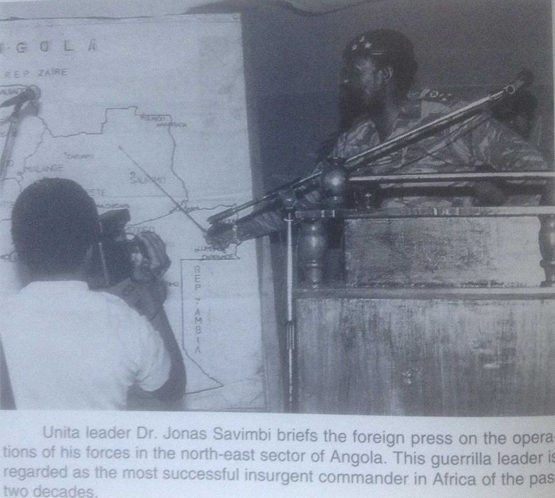 WAR IN ANGOLA, by Al J. Venter (1992) - MUITO RARO