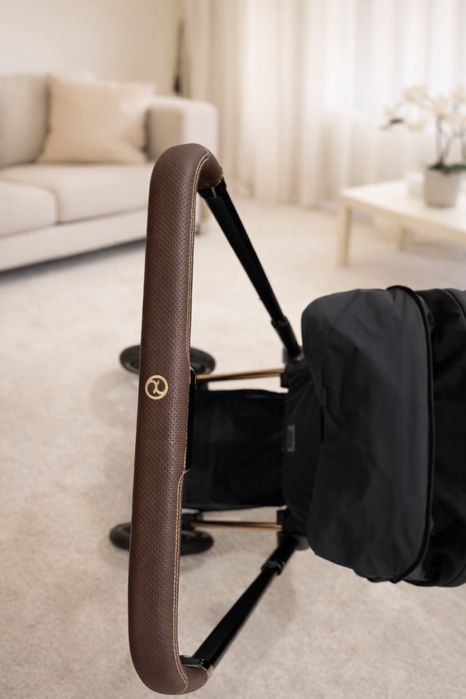 Wózek marki CYBEX E-PRIAM 4.0