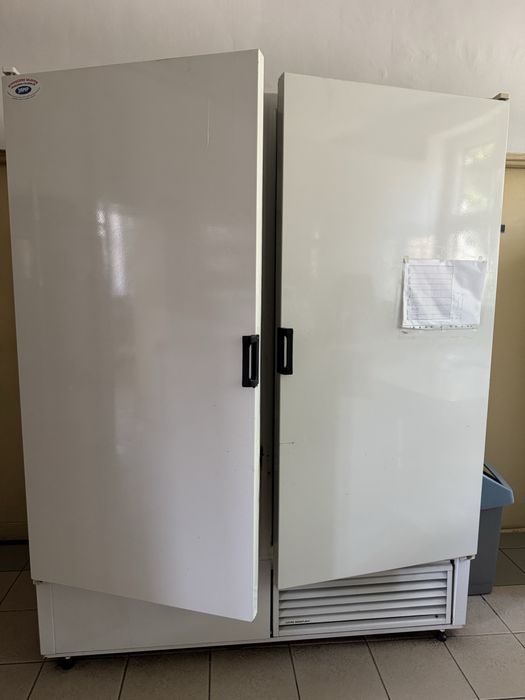 Lodowka gastronomiczna podwojne drzwi jeden agregat