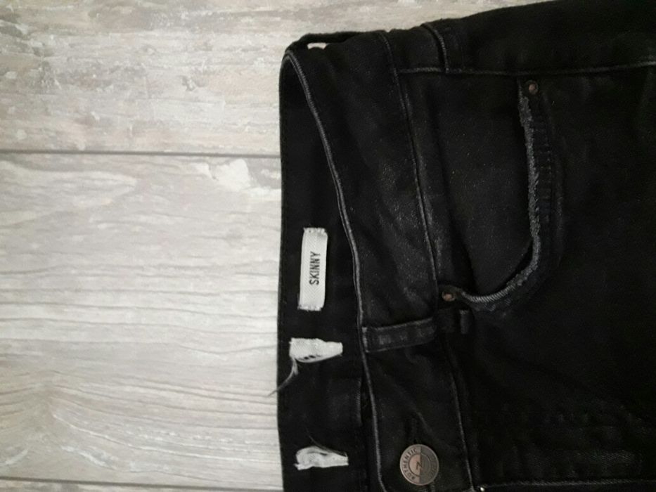 Jeansy z dziurami New Look 40 L