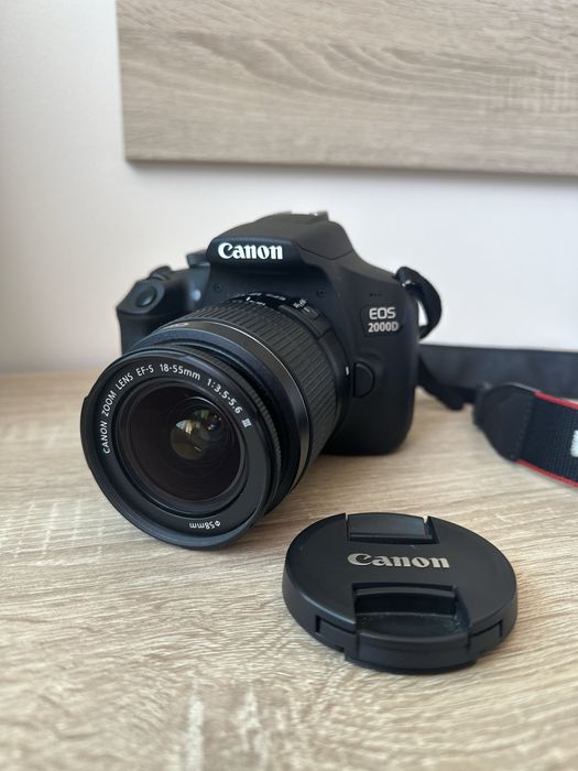 Máquina Fotográfica Canon EOS 2000D com mala transporte