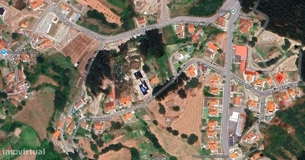 Terreno Urbano com 319 m2 em Fonte Arcada