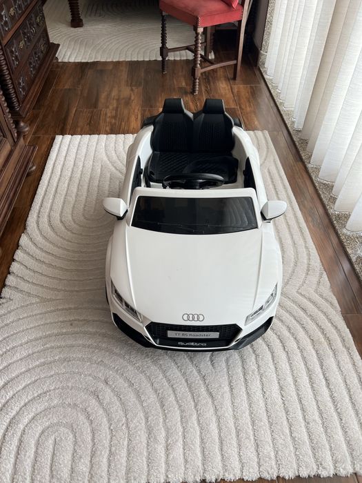 Carro audi branco