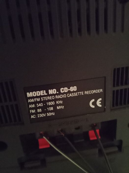 Radio leitor de cassetes e cd