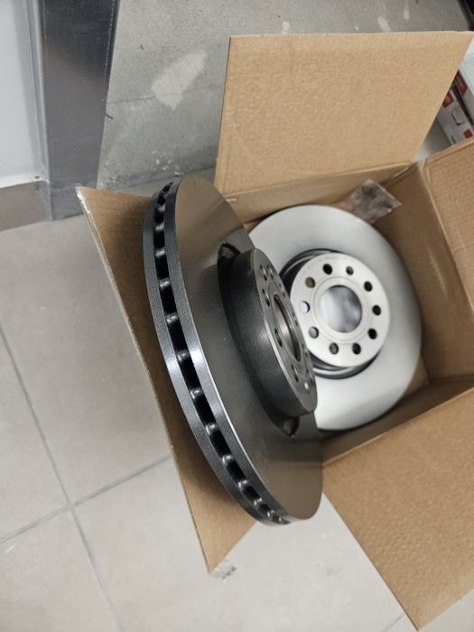 Nowe tarcze i klocki hamulcowe Audi A3 8V / Golf 7 / Octavia 3 / Leon