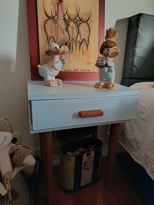 Diversas mesinhas apoio recuperadas