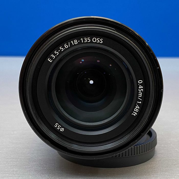 Sony E 18-135mm f/3.5-5.6 OSS