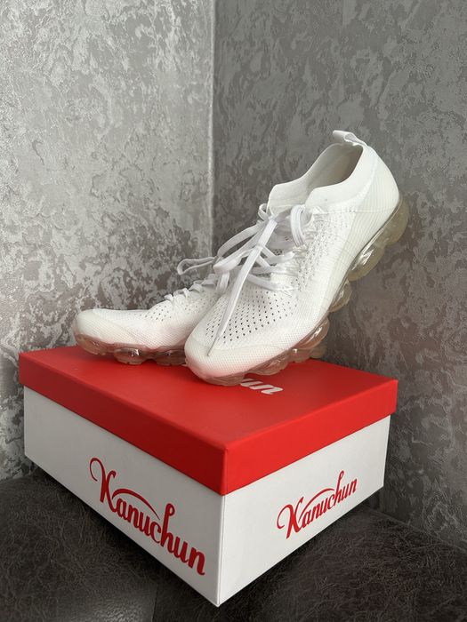 Кросівки сіточки білі.Нові 40 розмір