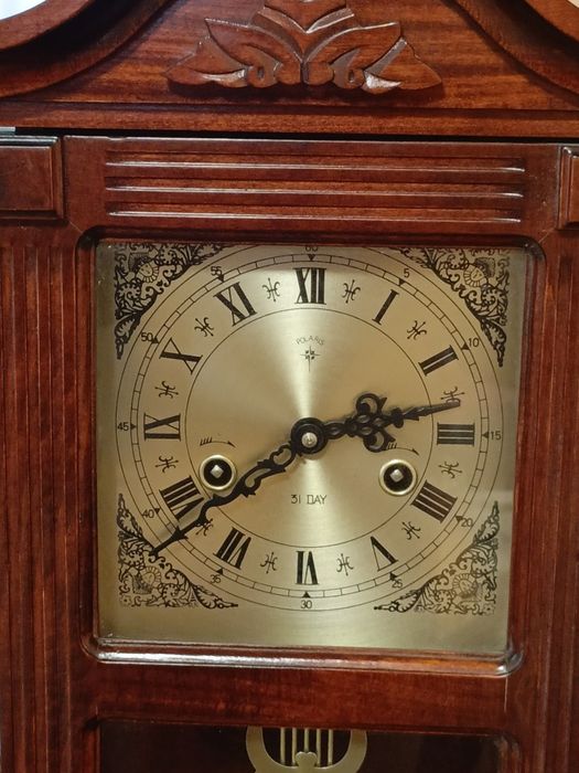 Часы настенные Polaris дерево