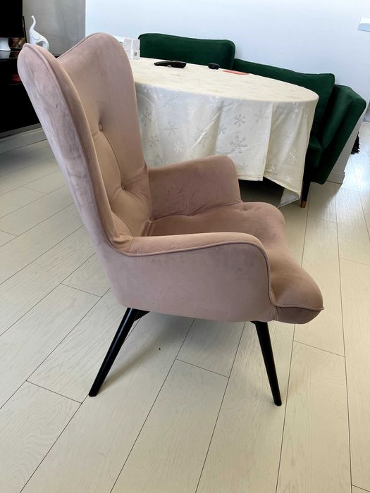 Fotel uszak welurowy VICKY Kare Design różowy