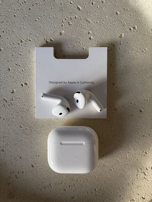 Apple AirPods 4 bezprzewodowe