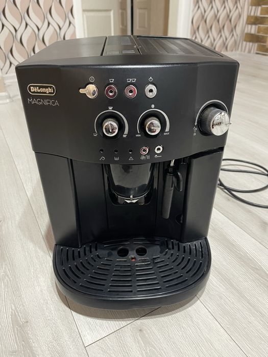 Кавомашина delonghi magnifica