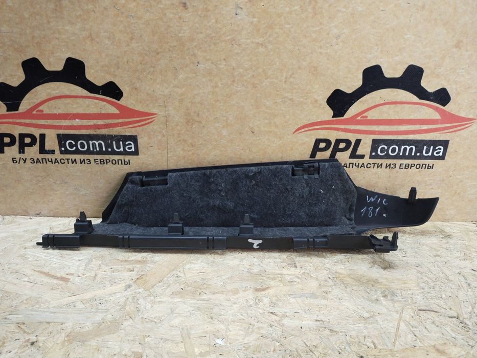 Mercedes C W205 2014-2023 универсал обшивка накладка багажника правая