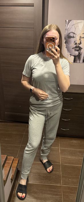 Джогери Nike оригінал  Стан нових Розмір л але буде і на м добре