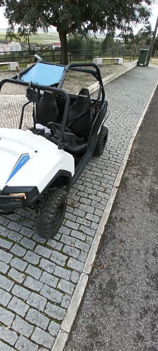 Polaris RZR 570 Trator