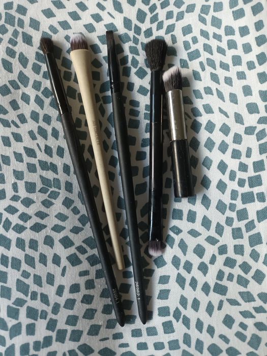 Various Makeup Brushes64285725641347123