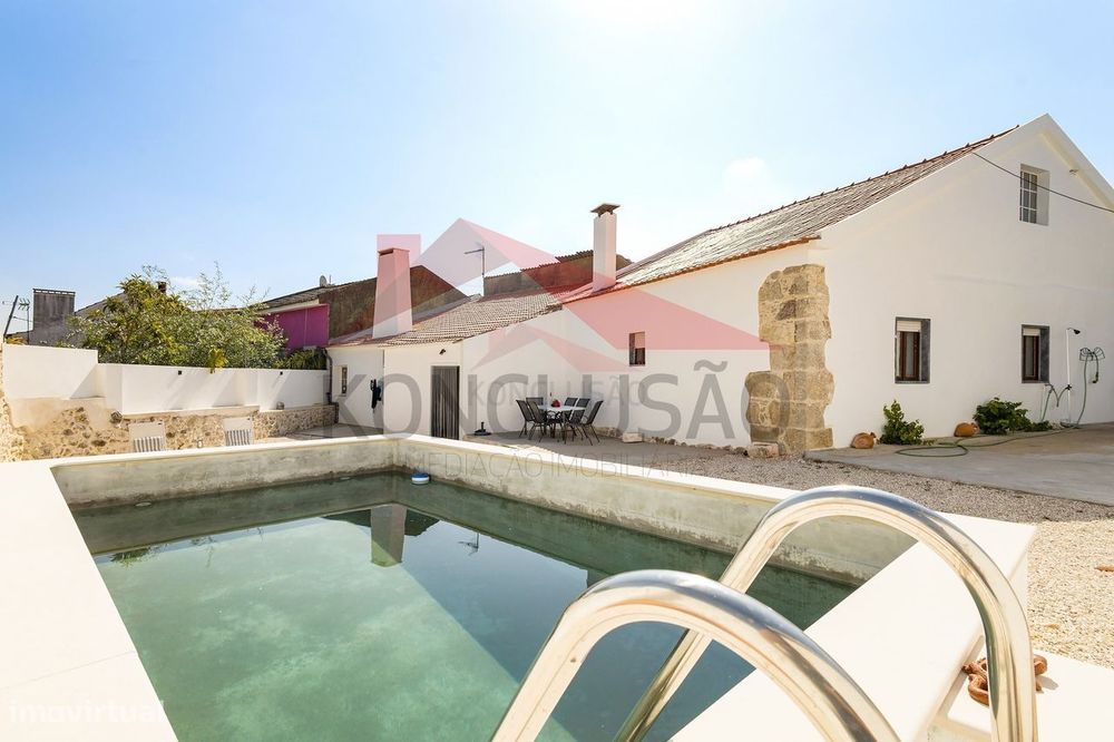 Moradia T3 térrea remodelada com piscina e jardim em Assentiz - Tor...