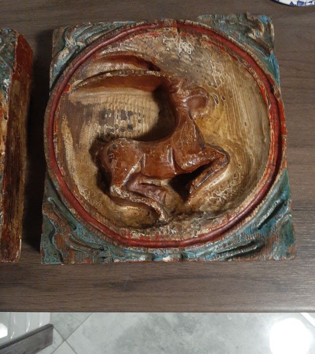 Płaskorzeźby polichromia XIX w. znaki zodiaku.Antyk.