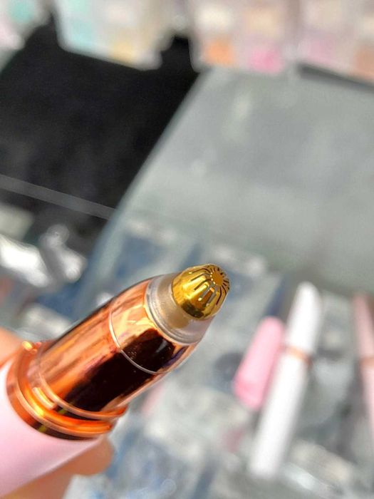 Aparador de Sobrancelhas Indolor