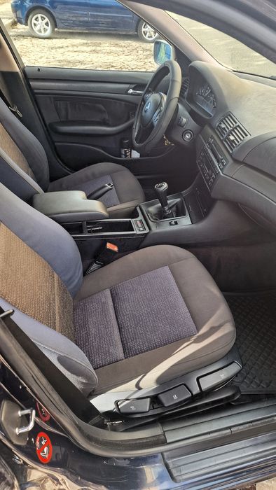 Bmw 320d touring 150cv Reservado