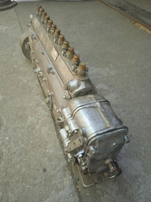 Топливный НВД V 12 Новый