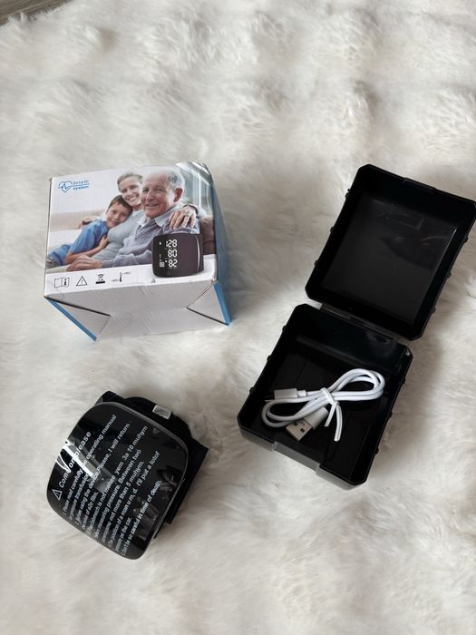 Nowy elektroniczny ciśnieniomierz nadgarstkowy na USB