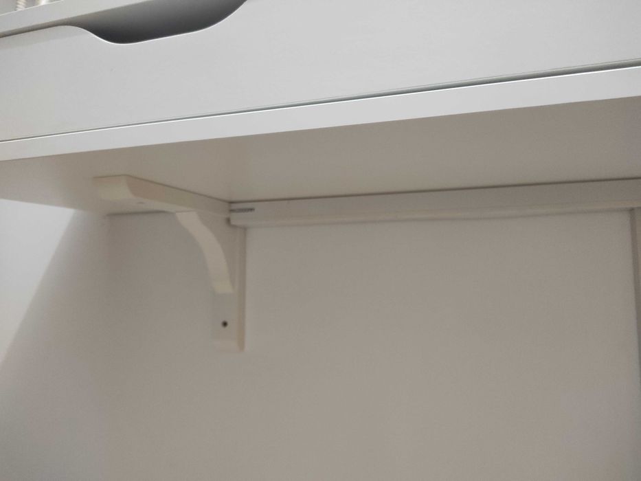 Prateleira de parede para Hall de Entrada Ikea com Suporte