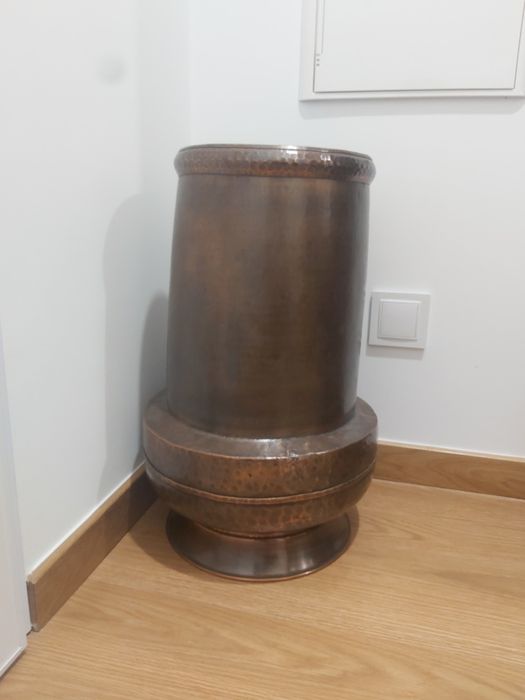 Porta guarda-chuvas de fio de cobre martelado